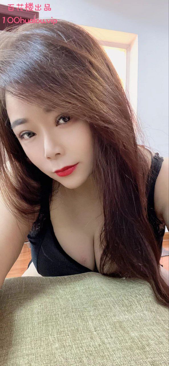 长沙 大奶风骚少妇 美娜